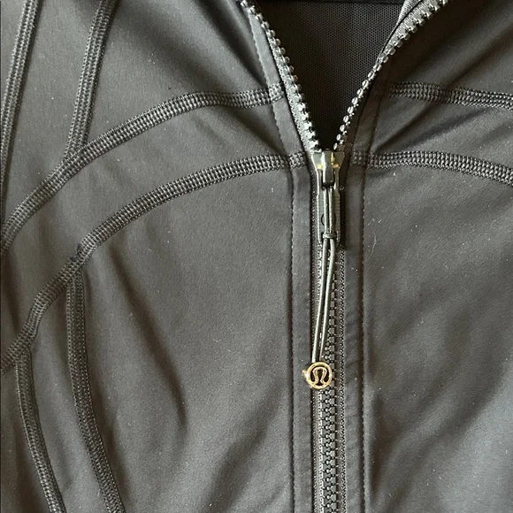 Lululemon Women's Black Jacket.   Size 6 - Picture 3 of 15